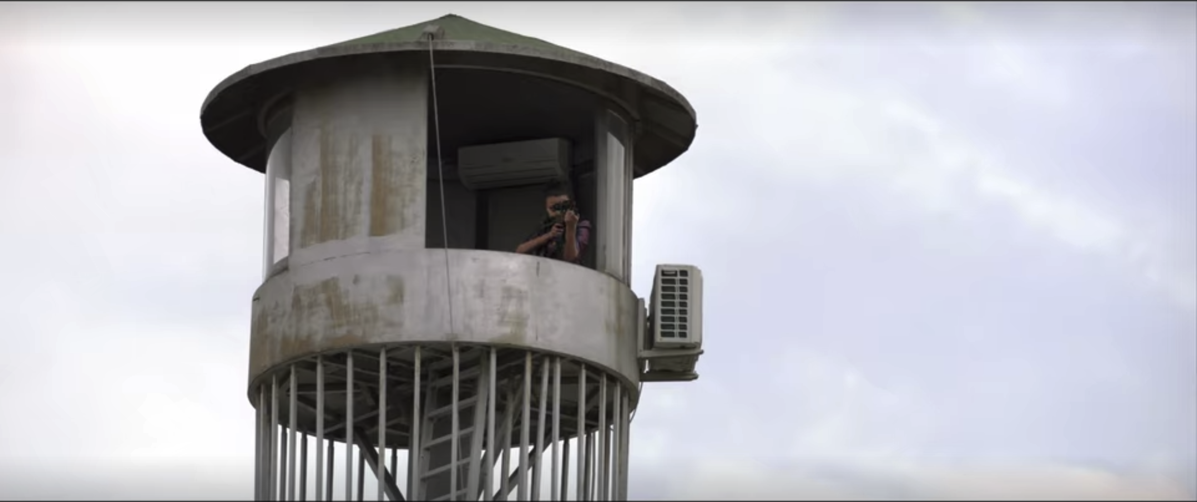 솔직히 배운 요원이면 이렇게 나 저격하고 있어요 라고 저렇게 노출시키면서 자리를 잡을까?